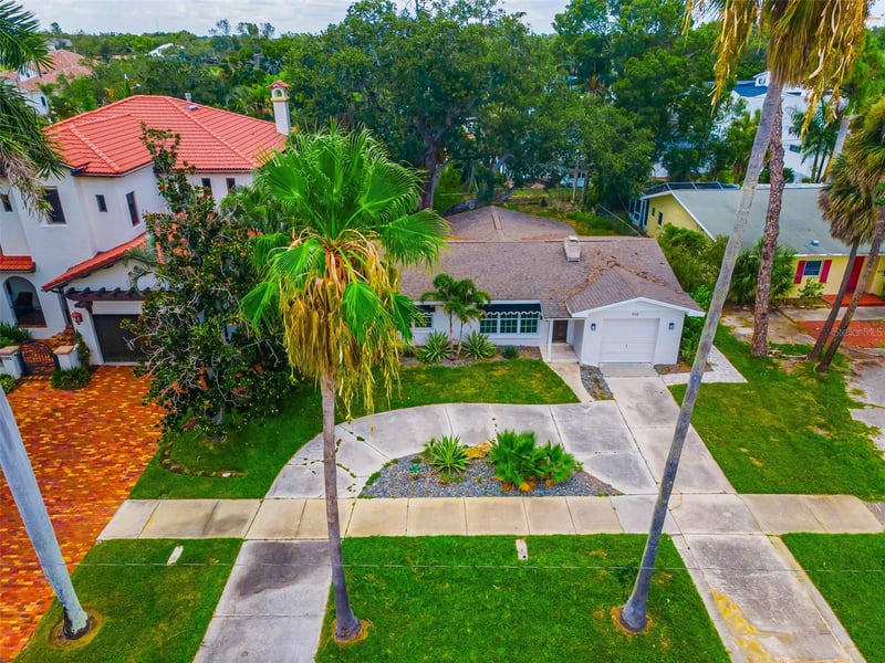 910 Snell Isle Blvd, St Petersburg, FL 33704
