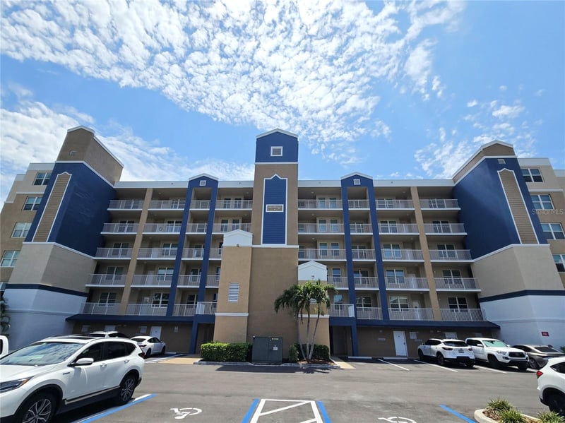 960 Starkey Rd #9206, Largo, FL 33771