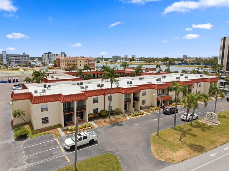 10365 Paradise Blvd #1, Treasure Island, FL 33706