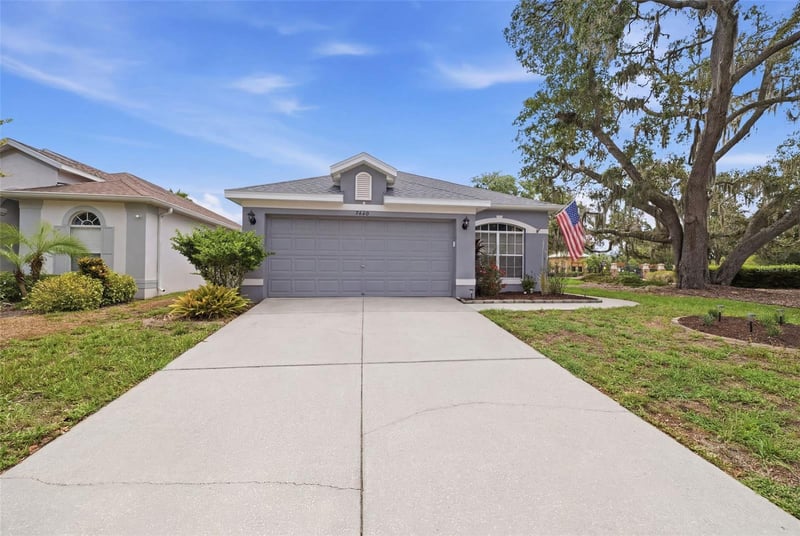 9240 Creedmoor Ln, New Port Richey, FL 34654