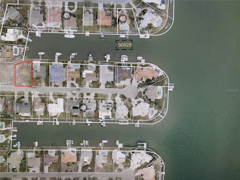 9 Th St, Tierra Verde, FL 33715