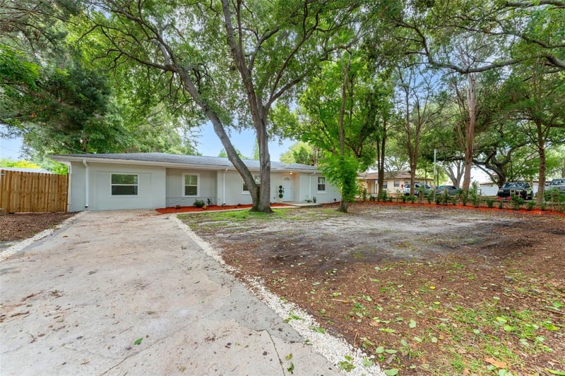 264 14th St, Largo, FL 33770