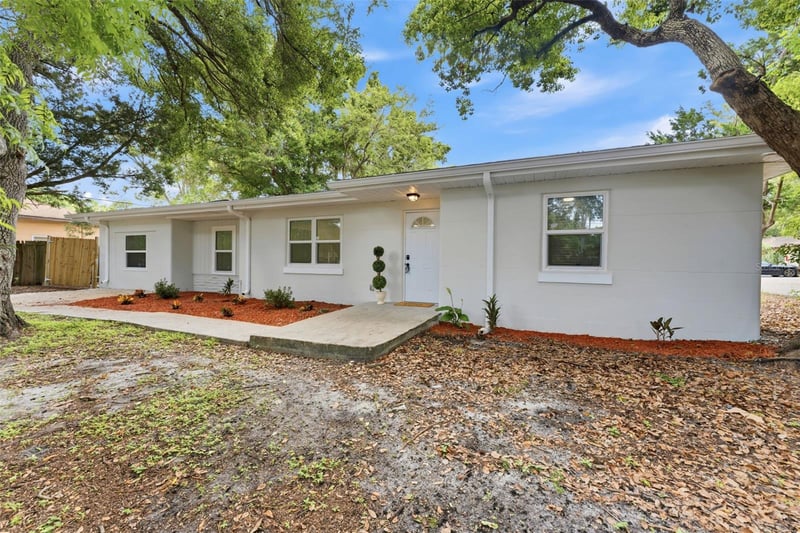 264 14th St, Largo, FL 33770