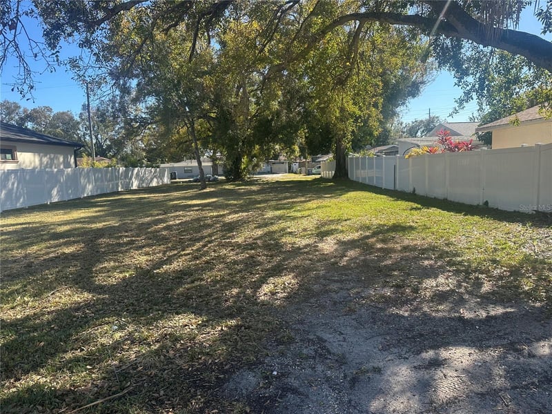 2710 Lake Ave, Tampa, FL 33607