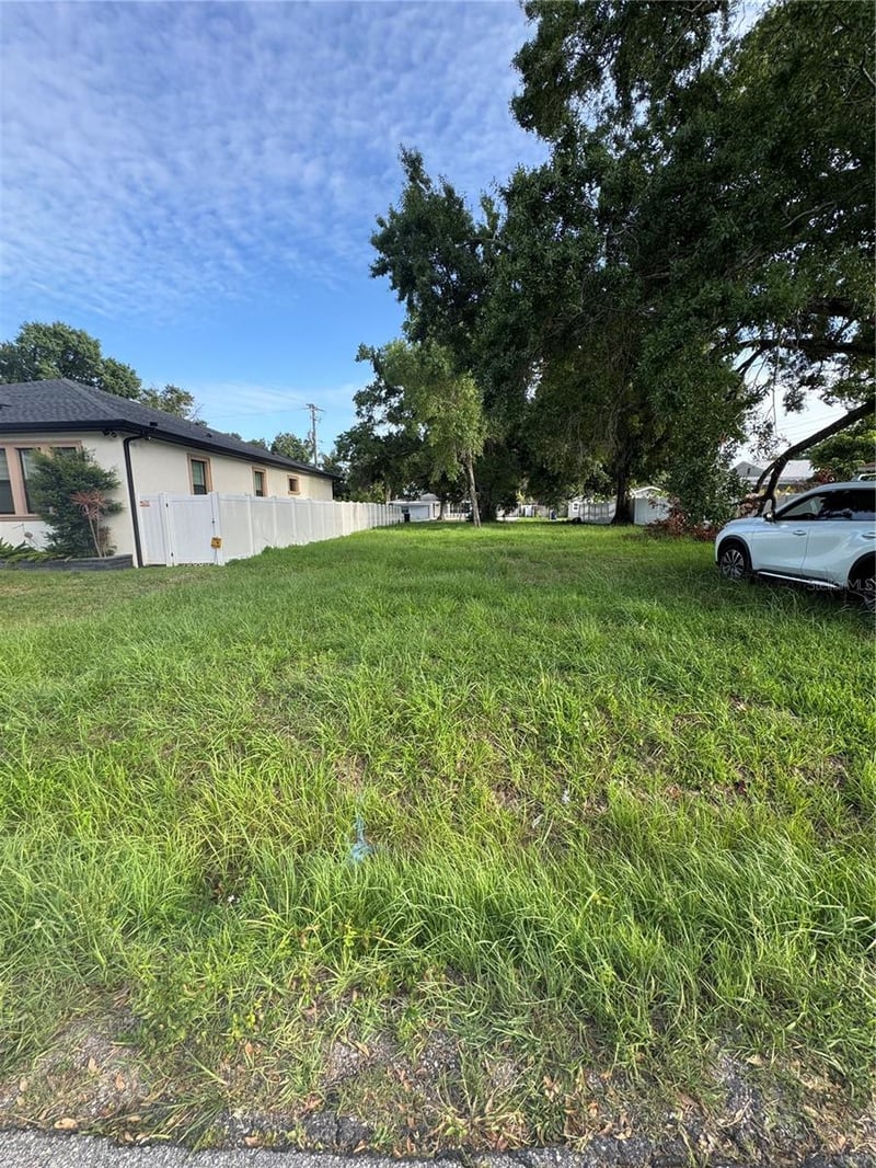 2710 Lake Ave, Tampa, FL 33607