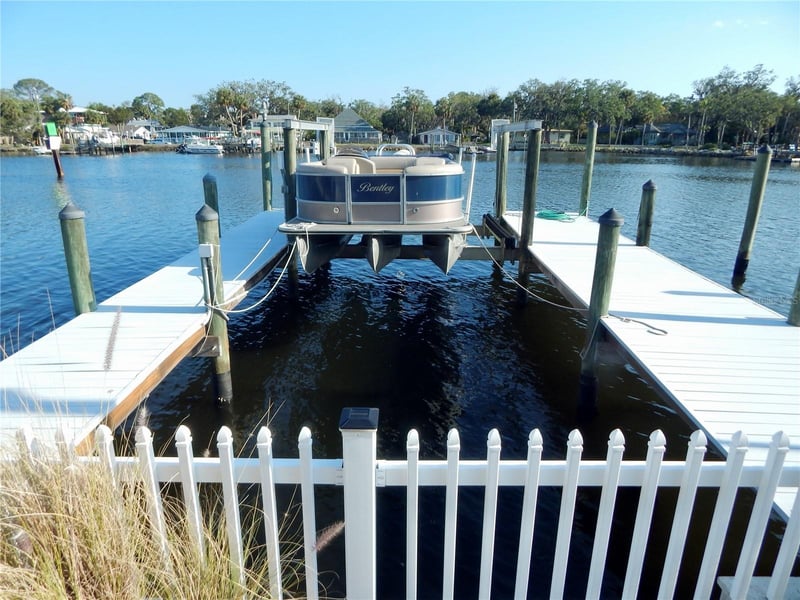 8025 Island Dr, Port Richey, FL 34668