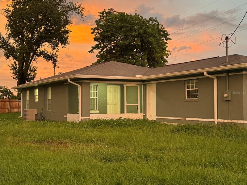 37209 Lock St, Dade City, FL 33523