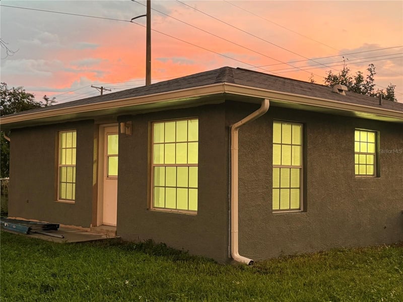 37209 Lock St, Dade City, FL 33523