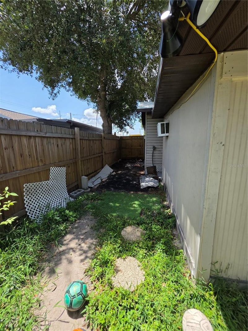 3308 E Mohawk Ave, Tampa, FL 33610