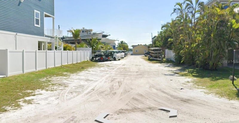 207 Church Ave, Bradenton Beach, FL 34217