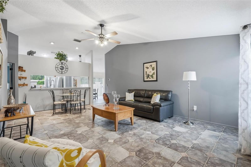 11026 Streamside Dr, Tampa, FL 33624