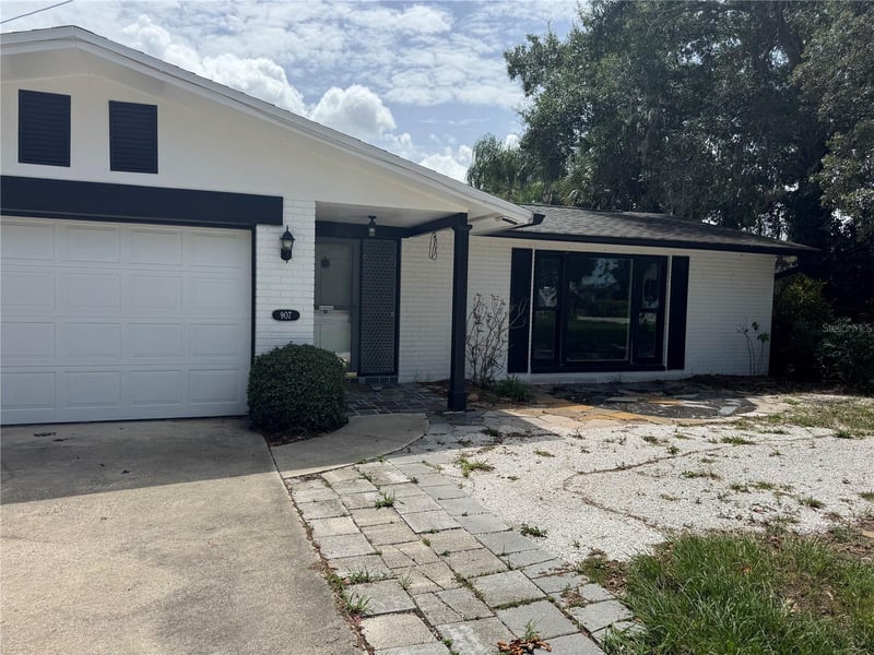 907 Florida Ave, Tarpon Springs, FL 34689
