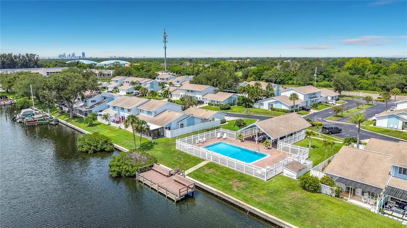 6537 Cape Hatteras Way #2, St Petersburg, FL 33702