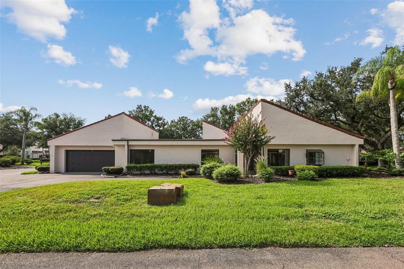 107 Seville Ct N, Plant City, FL 33566