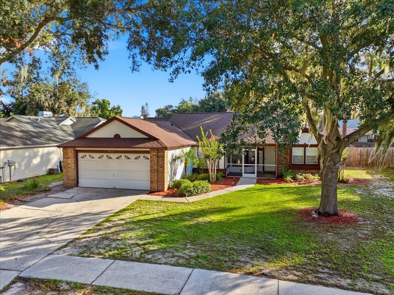 4110 Longfellow Dr, Plant City, FL 33566