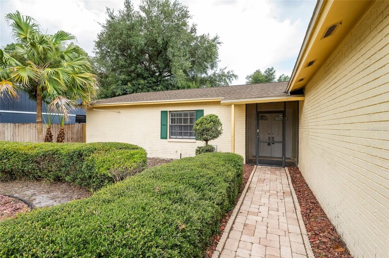 4702 Southbreeze Dr, Tampa, FL 33624