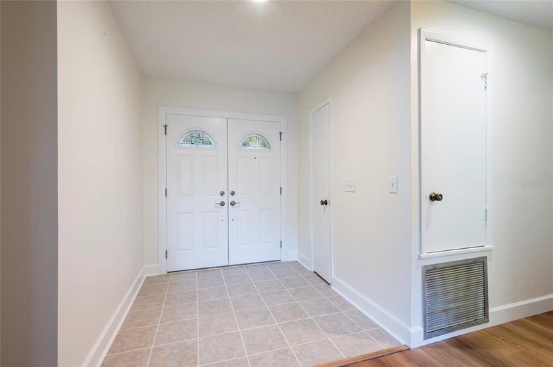 4702 Southbreeze Dr, Tampa, FL 33624