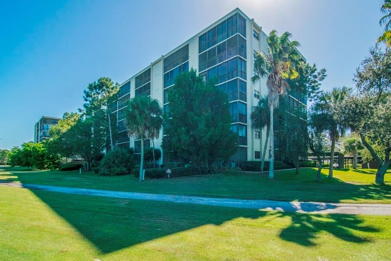3300 Cove Cay Dr #1C, Clearwater, FL 33760
