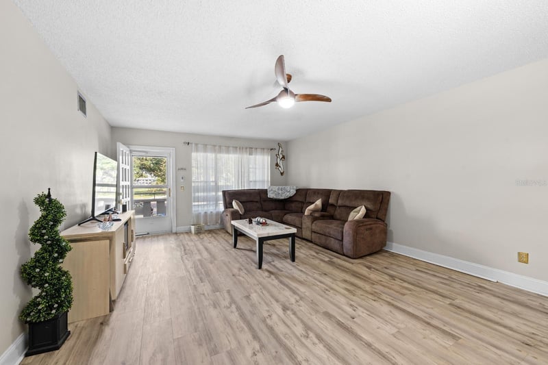 2416 World Parkway Blvd #26, Clearwater, FL 33763