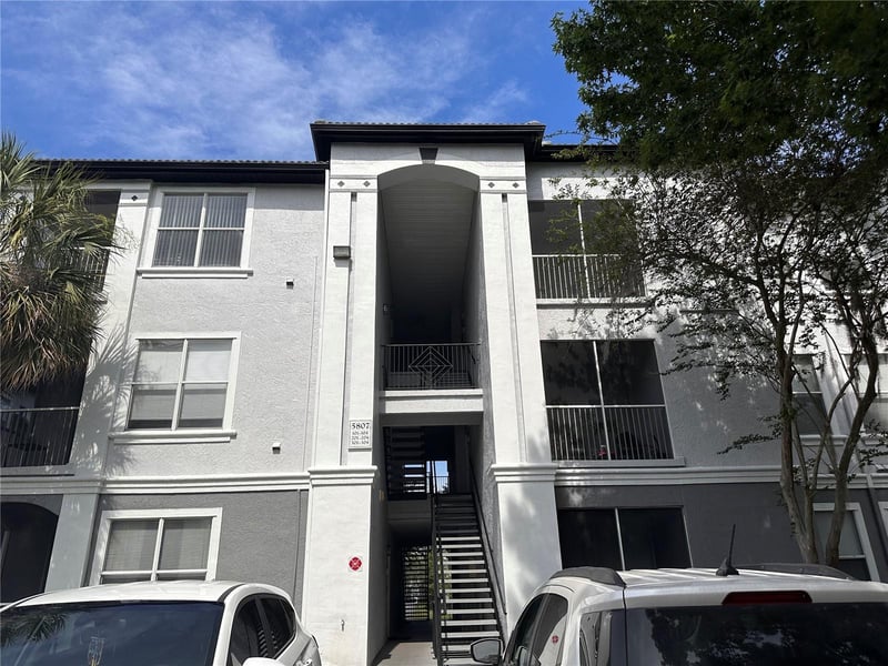 5807 Legacy Crescent Pl #203, Riverview, FL 33578