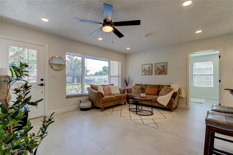 10932 Village Green Ave, Seminole, FL 33772