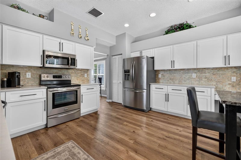 11123 Clayridge Dr, Tampa, FL 33635