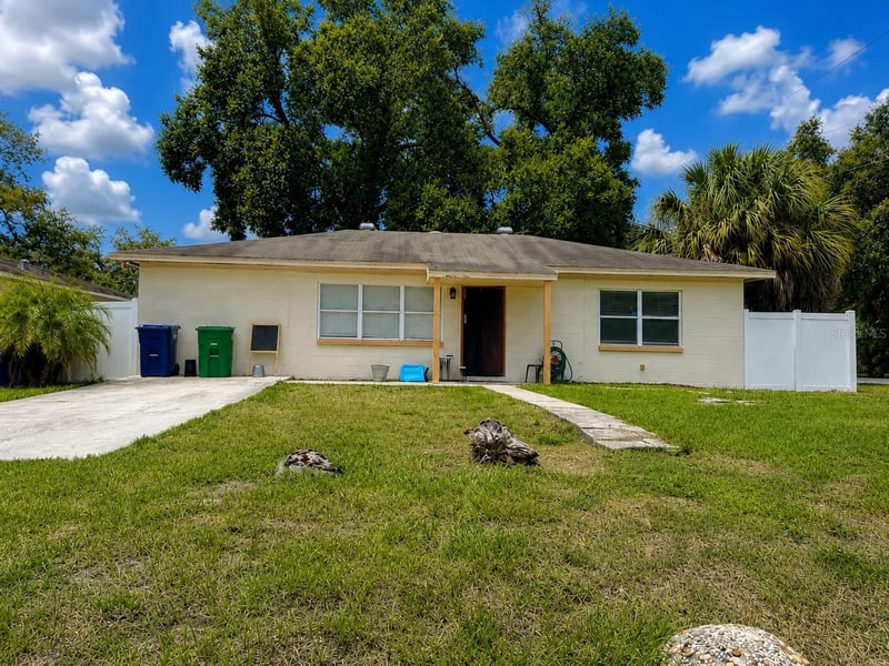 712 Castle Ct, Tampa, FL 33612