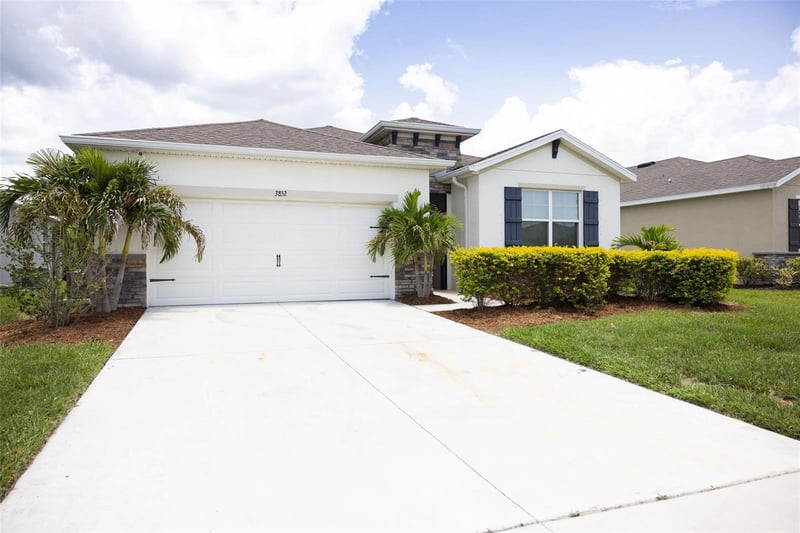 3852 Mossy Limb Ct, Palmetto, FL 34221