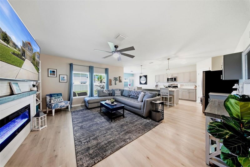 12953 Camarillo Pl, Lithia, FL 33547