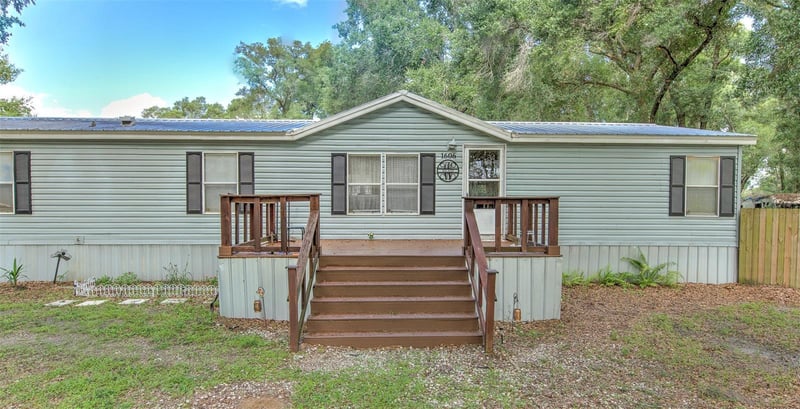1606 N Kingsway Rd, Seffner, FL 33584