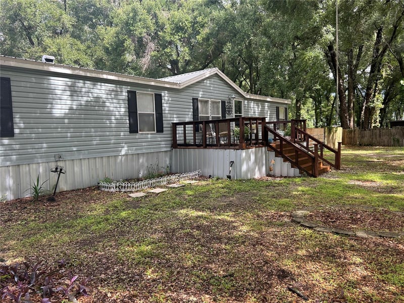 1606 N Kingsway Rd, Seffner, FL 33584