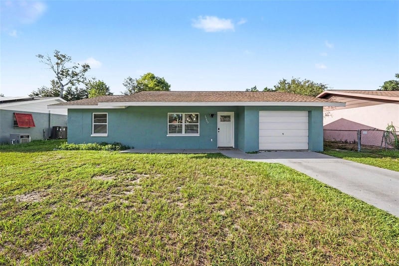 39443 8th Ave, Zephyrhills, FL 33542