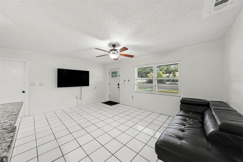 39443 8th Ave, Zephyrhills, FL 33542