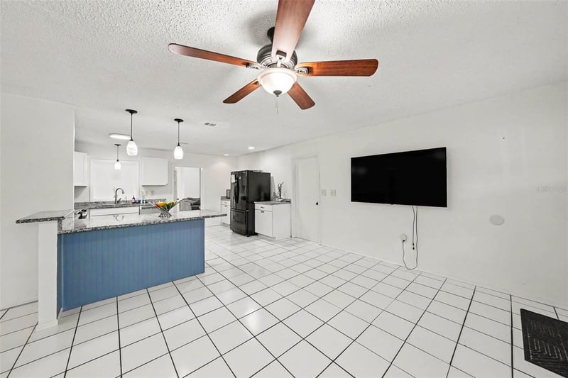 39443 8th Ave, Zephyrhills, FL 33542