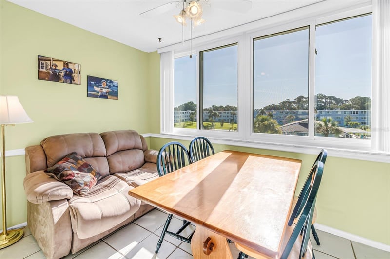 4715 Bay St #320, St Petersburg, FL 33703