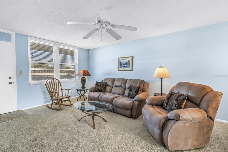 4715 Bay St #320, St Petersburg, FL 33703