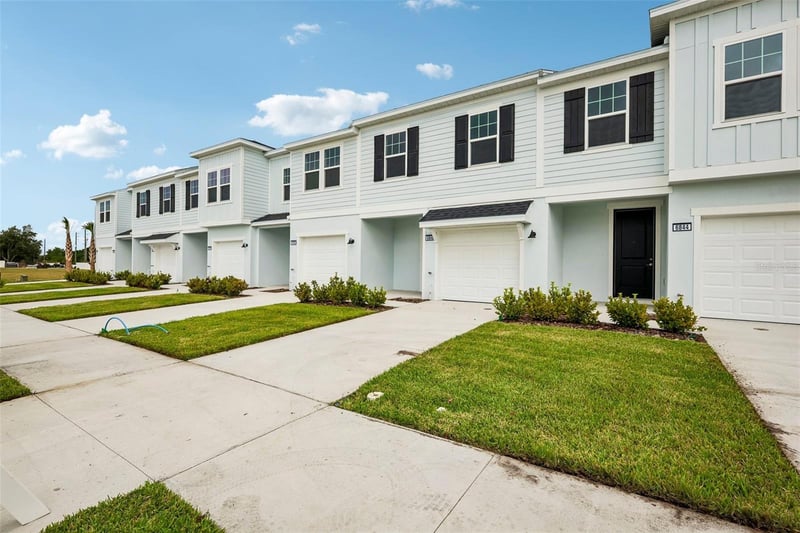 6848 Holcombe Down Dr, Zephyrhills, FL 33541