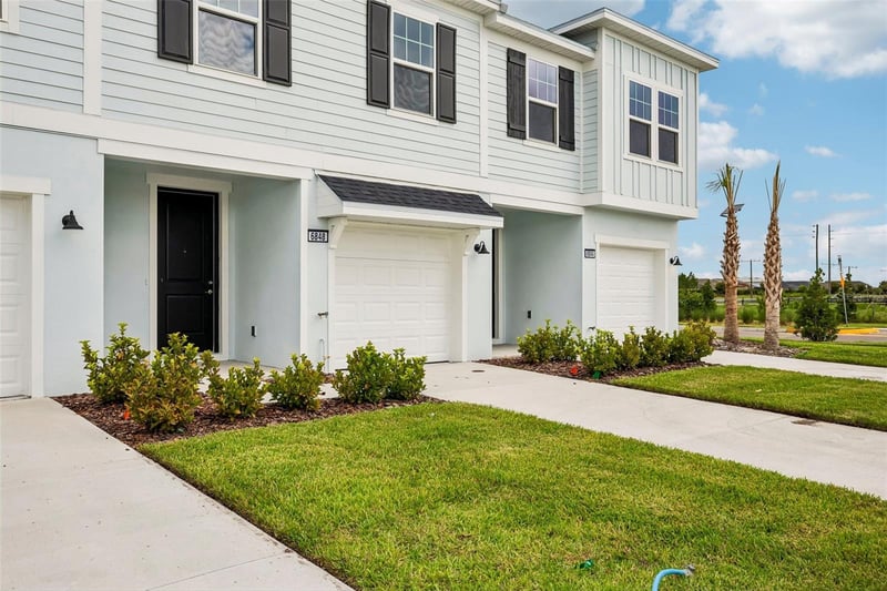 6848 Holcombe Down Dr, Zephyrhills, FL 33541