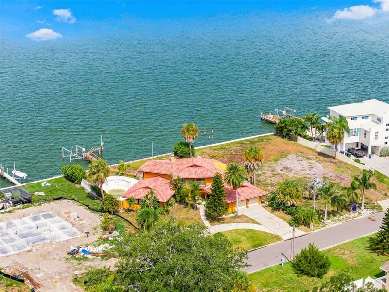 111 Shore Dr, Dunedin, FL 34698