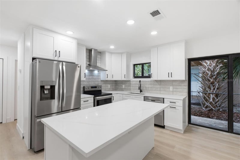 595 Pine St, Safety Harbor, FL 34695