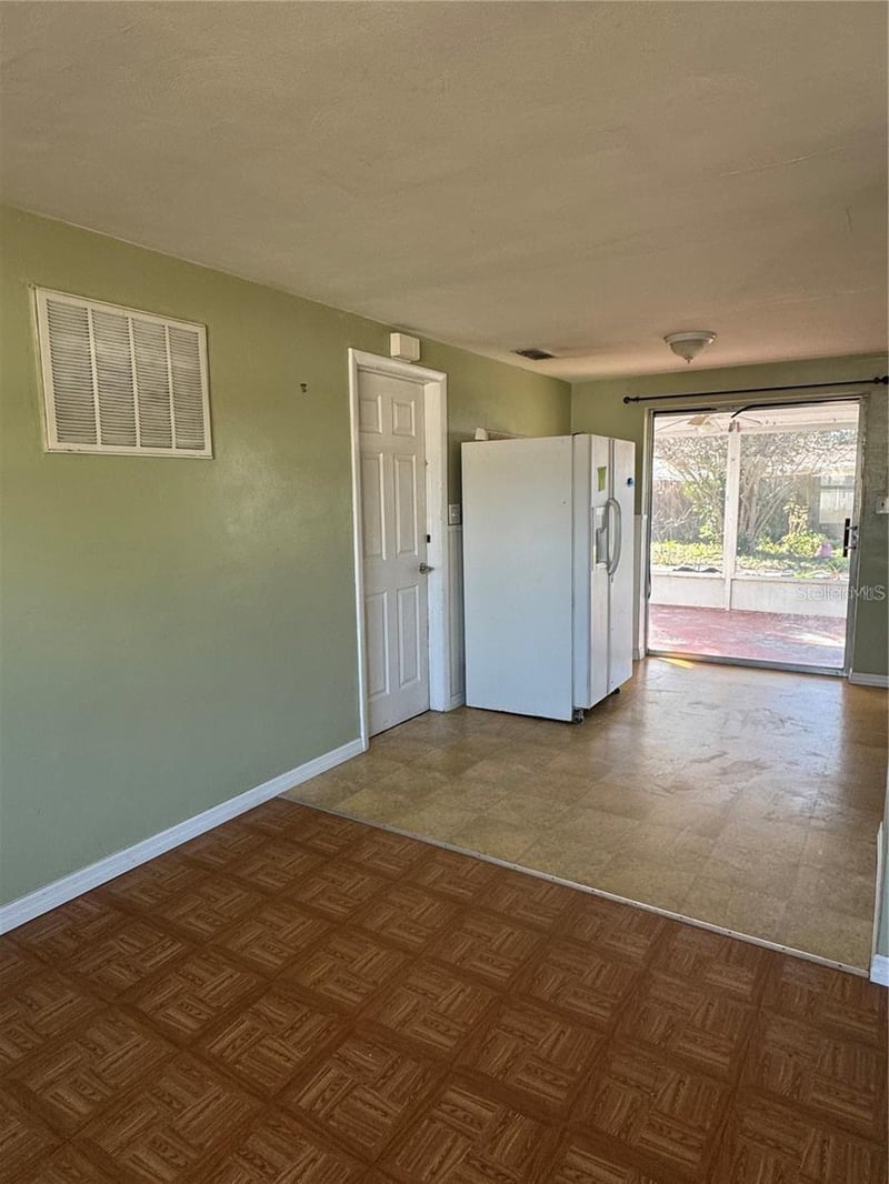 1321 Honor Dr, Holiday, FL 34690