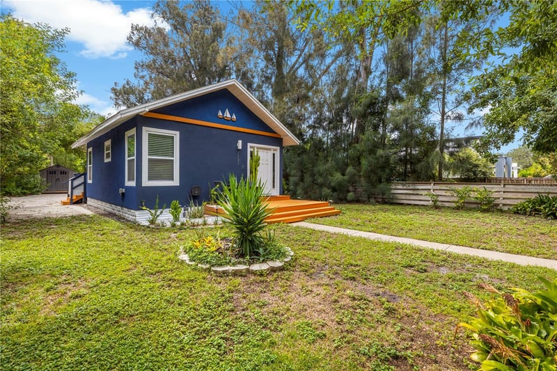 2101 43rd St, St Petersburg, FL 33711