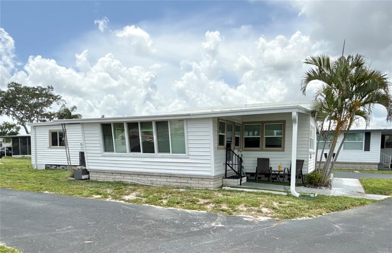 7064 Mount Hawthorne Rd #584, St Petersburg, FL 33702