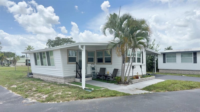 7064 Mount Hawthorne Rd #584, St Petersburg, FL 33702