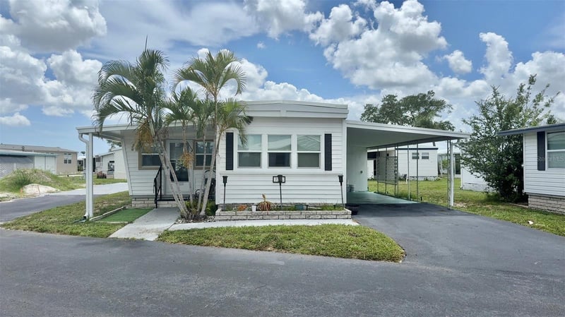 7064 Mount Hawthorne Rd #584, St Petersburg, FL 33702