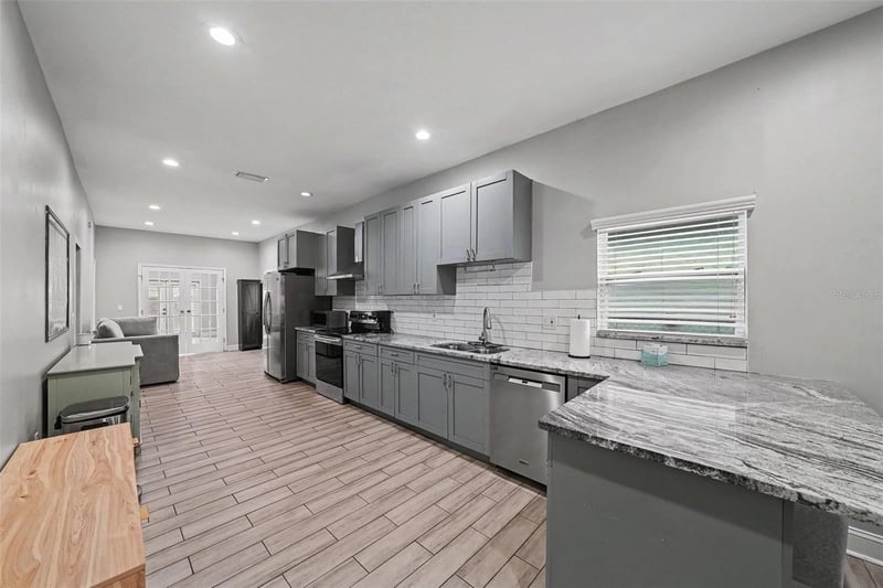 2341 Chestnut St, Tampa, FL 33607