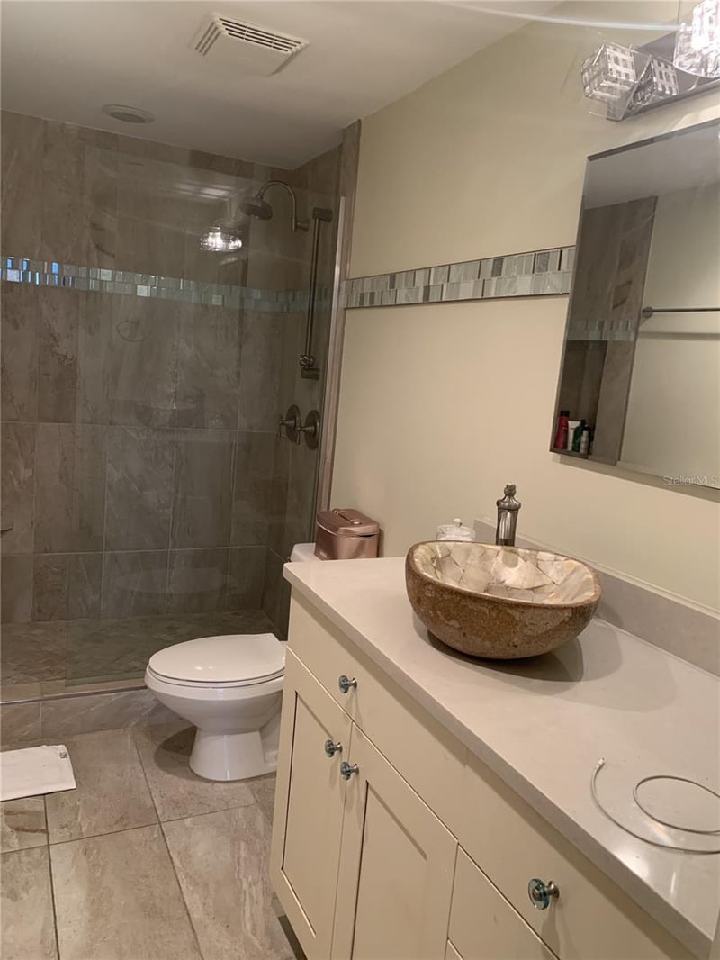 1 Beach Dr #1907, St Petersburg, FL 33701