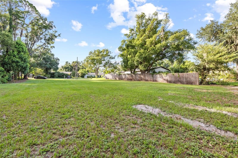 18703.5 Lakeshore Dr, Lutz, FL 33549