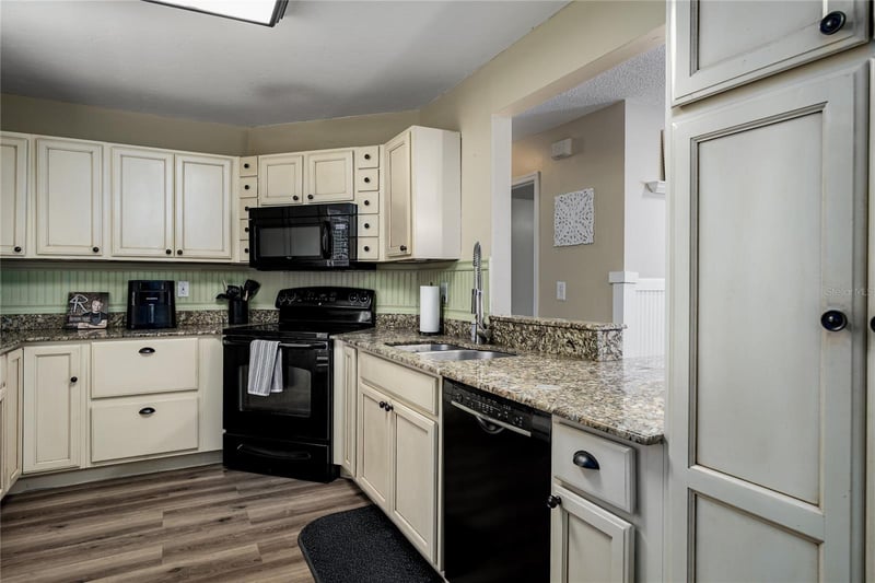 3320 5th Dr, Palmetto, FL 34221