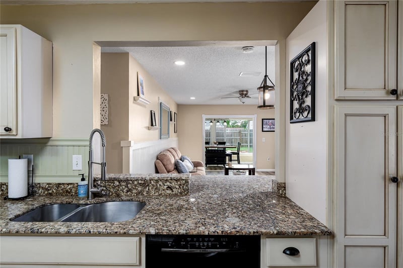3320 5th Dr, Palmetto, FL 34221